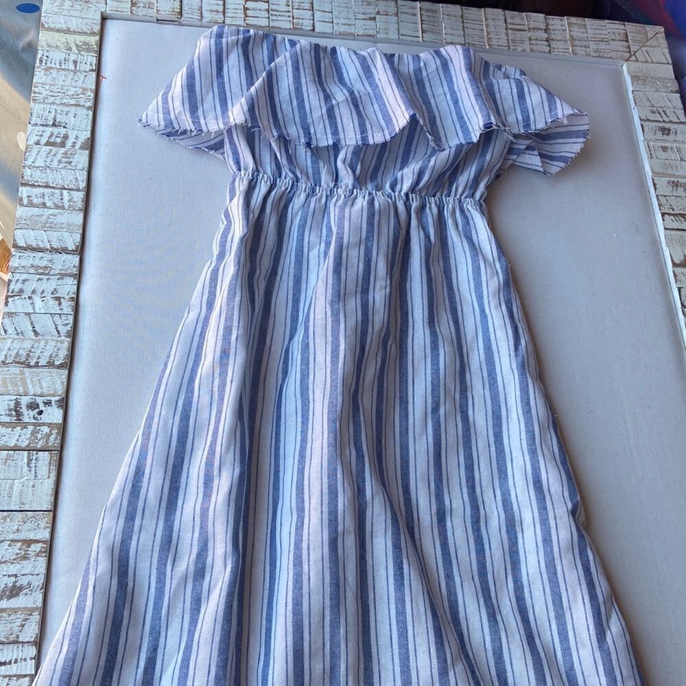 Etophe Studios
Strapless blue and white dress Small